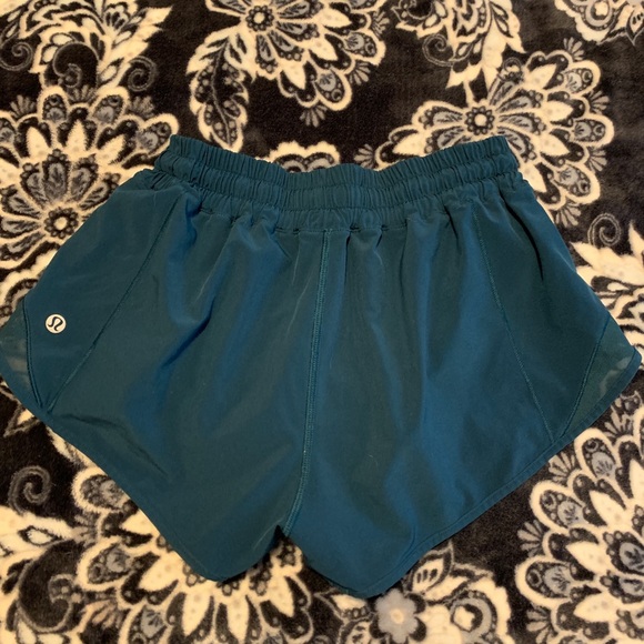 lululemon athletica Pants - lululemon hotty hot shorts 2.5 inseam